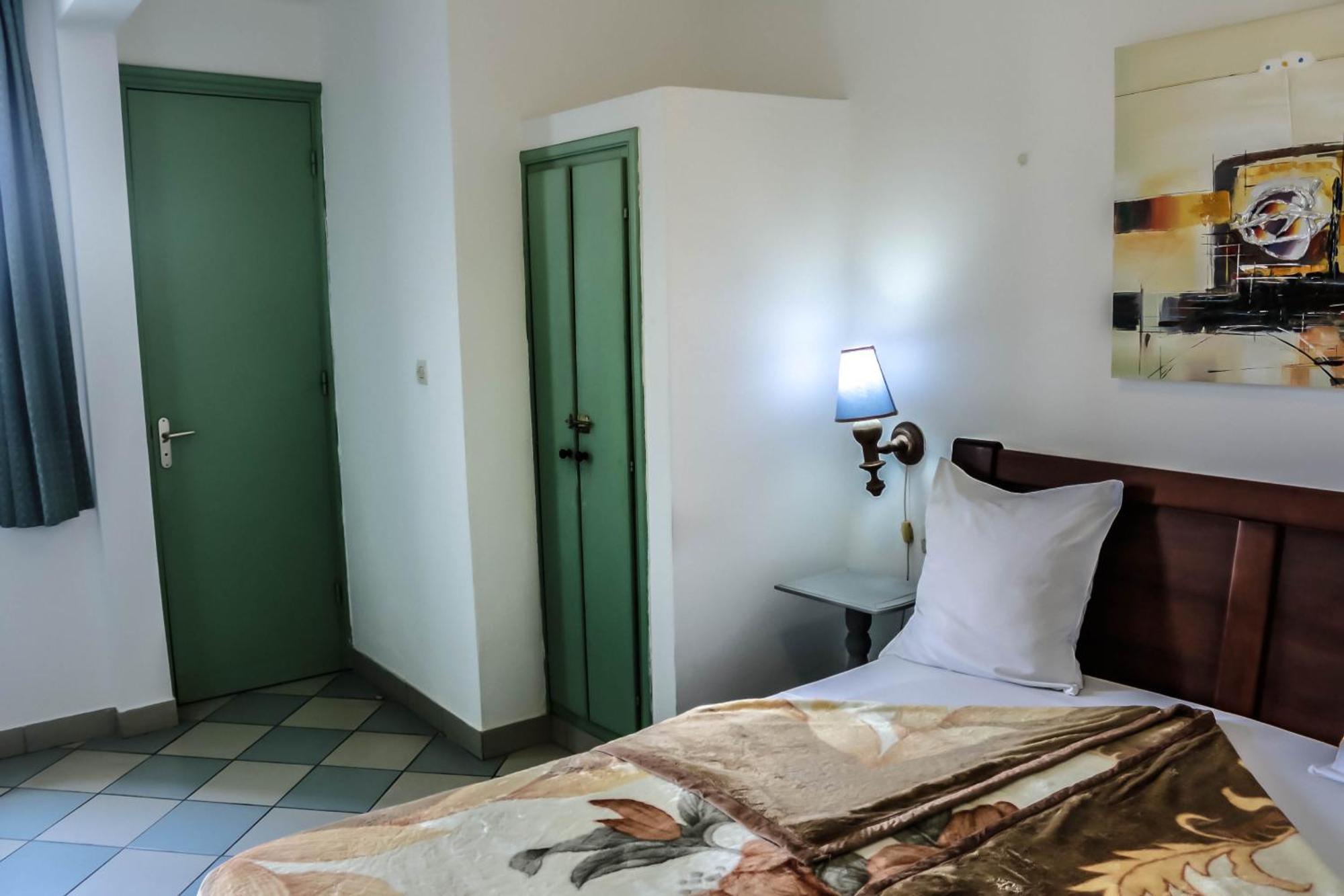 Tchero Appartement 1 Дуала Екстериор снимка