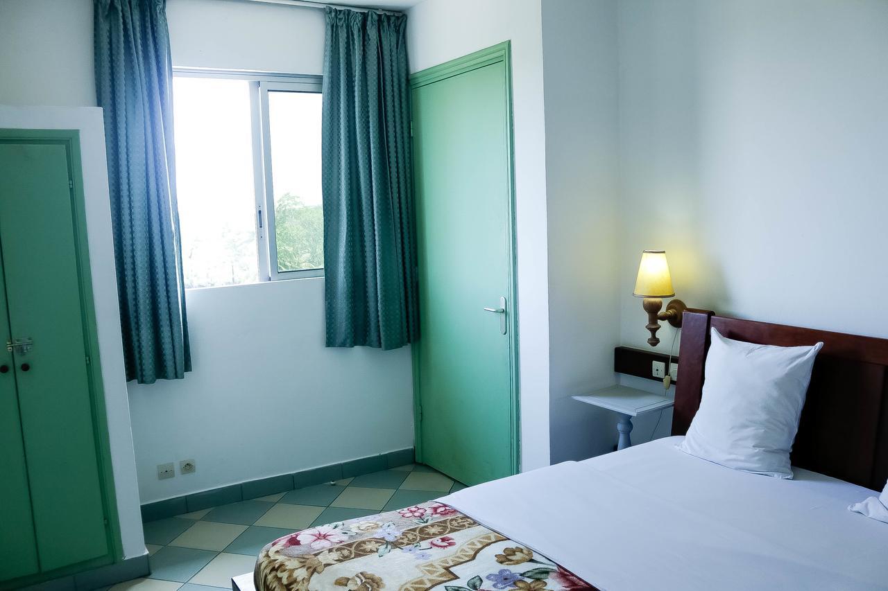 Tchero Appartement 1 Дуала Екстериор снимка